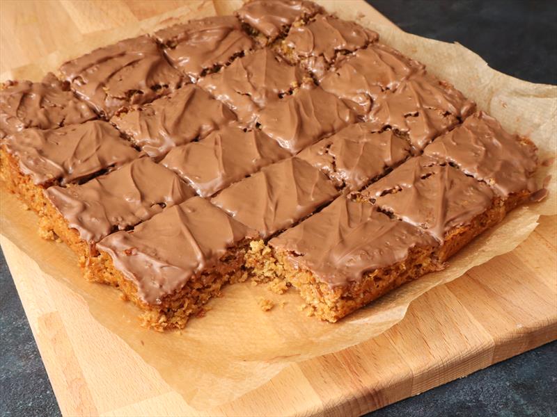 Flapjacks with milk chocolate