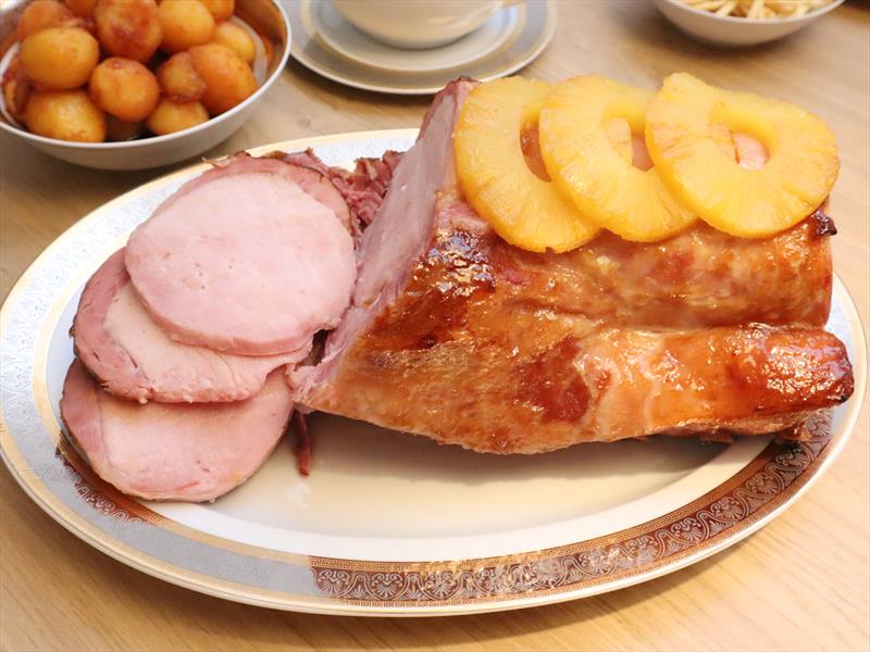 Glazed Ham with Pineapple