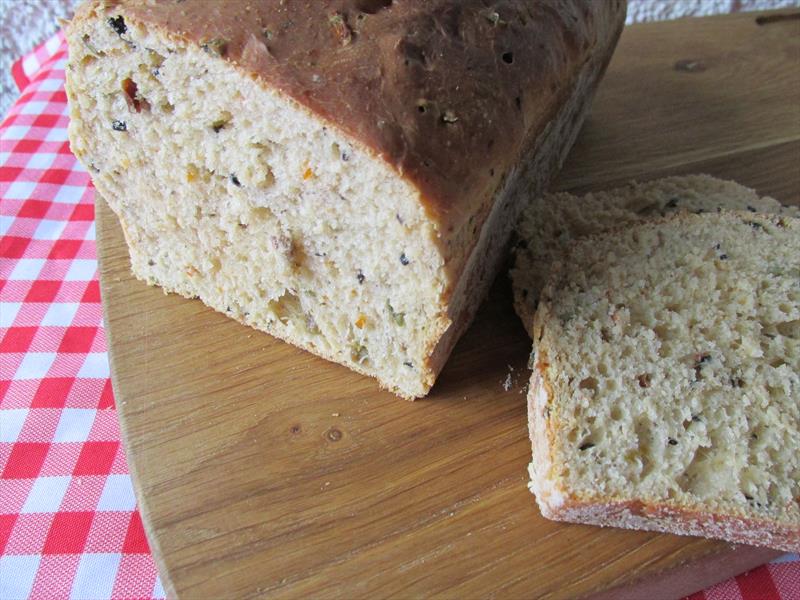 Tomato Olive Bread