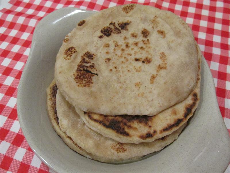 Wholewheat pitta bread